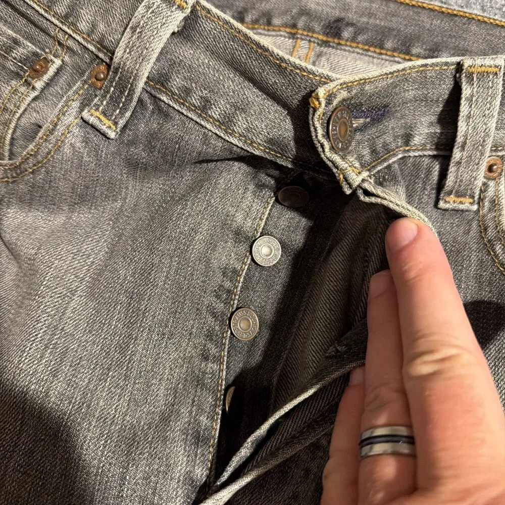 Vintage Levi's 501 Denim Jeans Mens 33x30 Gray Straight Button Fly Made Mexico
